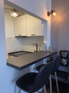 Victoria 1 Room Apartment- Self Check in 24h