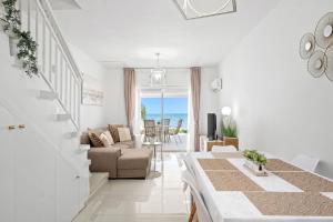 Wavestone Beachfront House