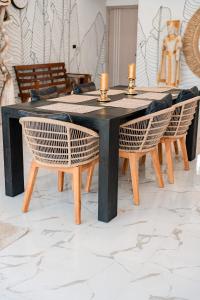 Replay R6 Pool Villa