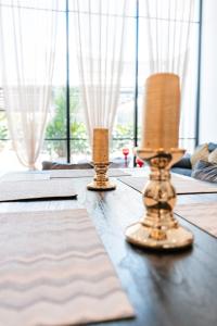 Replay R6 Pool Villa