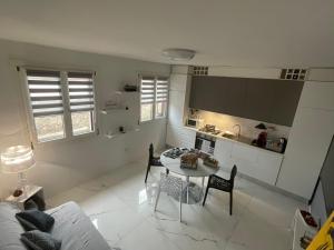 B&B Kira Home