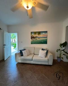 Tu refugio en Los Corales Punta Cana, wifi rápido y piscina