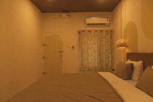 Sunset Cafe Beach Stay