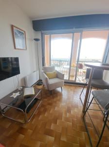 Barcarès plage en face au village studio rénové 2-4 couchages parking vue mer splendide