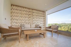 Luxury Hills Residence