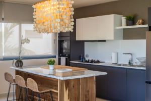 Luxury Hills Residence