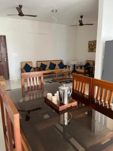 Bright & Airy 2BHK Apartment - AC, Wi-Fi & Parking