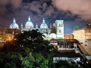 Panoramic Loft Unique Windows and Views