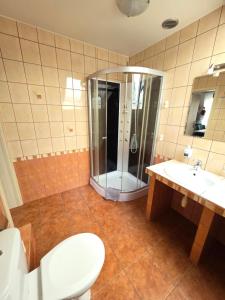 Domek pod świerkami