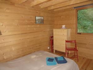 B&B / Chambres d'hotes La Cabane aux Sapins : photos des chambres