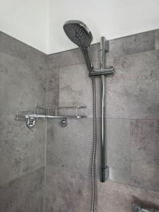 Modernes Seeblick Apartment mit Sauna und Poolnutzung