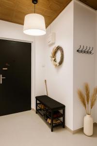 Cozy Modern Apartment 50m to Metro