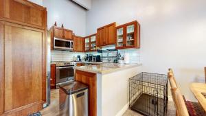 Chateau Blanc #2 condo