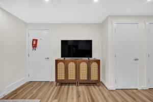 Brand New Private Secondary Suite in Mahogany