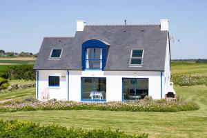 TipozImmo - maison Les Galets - vue mer de toute la maison - animaux bienvenus - fibre inclus - linge inclus et lits faits - terrasse - parking gratuit - proche des commerces et des attractions touristiques
