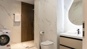 Greenlake Boutique Apartments 1BDR with Garden