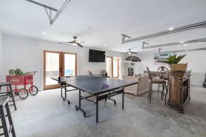 The Grand Augustine l Heated Pool l Walk to DNTN