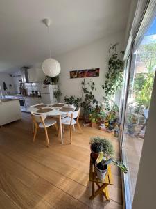 Charming 2 bedroom house beautiful garden and patio