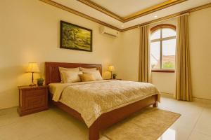 Luxurious River Castle 7 bedrooms