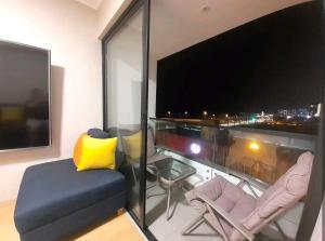 Beautiful apartment in front of the sea, sauna, gym and pool