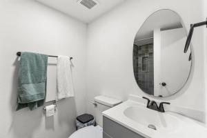 Chic Heights Apartment 1