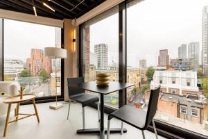 Cool Hoxton industrial loft