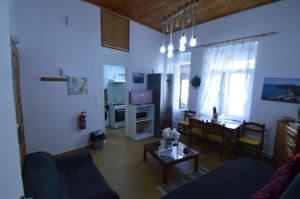 Avlonari Evias in Dimitris apartment
