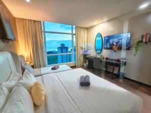 Hatten Hotel Super Sea View 4pax High Floor FREE 1 Carpark & Netflix with 2 TV Room