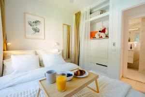 Penthouse 5 min from the beach with balcony and pool access