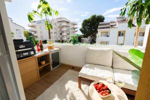 Penthouse 5 min from the beach with balcony and pool access