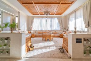 MarrakechWorkation, 5 Nomad Suites, Heated Pool, Premium Coworking & Full Catering