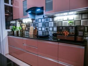 Cherry Blossom Hideaway Elegant 3BHK Cozy Ambience With Pool