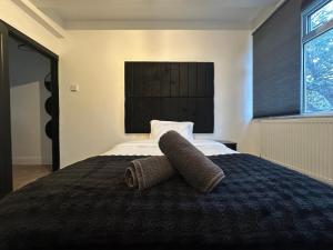 2 Bedroom flat by London Bridge & The Shard