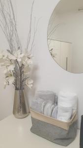 ᑕᗩSᗩ ᗰᗩᖴᗩᒪᗪᗩ Vicino alla stazione e al centro storico, posto auto interno