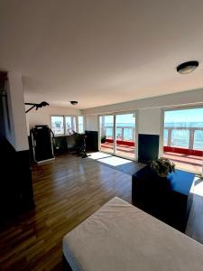 Frente al mar varese