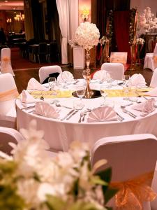 salle de banquet plus chambre