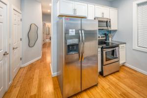 OTR by TQL, Lux King Bed, Fast Wifi, Sleeps 6ppl, 1st Fl