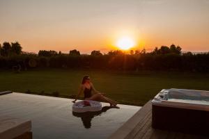 Aphrodite Luxury Suites with Private Heated Pools & Jacuzzis