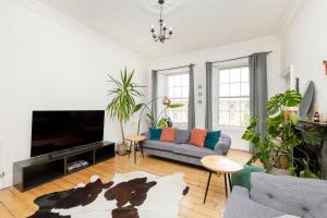 Edinburgh Chic and Stylish 2-Bedroom Apartment near City Centre