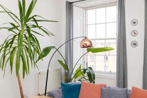 Edinburgh Chic and Stylish 2-Bedroom Apartment near City Centre