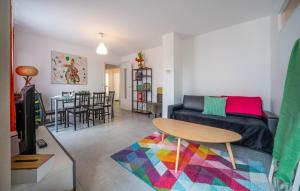 Warhol Vibes - Couleurs et confort avec garage