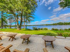 Private Lakefront Muskoka Cottage on Muldrew Lake