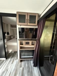 Beachfront Retreat w Pool, Boat Ramp & Dock Rental