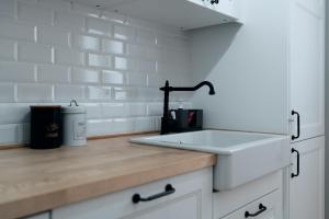 Casa Nicola - Modern 2BR Apt in Trastevere, Central Rome