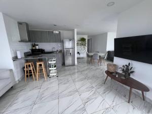 Balboa Avenue Sky Suites