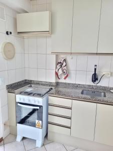 Canasvieiras Quadra-Mar Apartamento Inteiro com Sacada e Churrasqueira