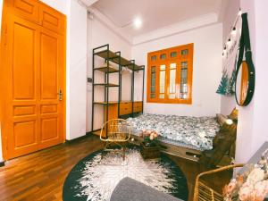 May - ORANGE with BALCONY