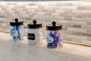 Luxe by Jenn - 3BR Retreat with Heated Pool