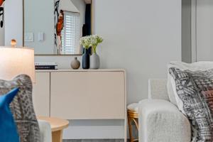 Luxe by Jenn - 3BR Retreat with Heated Pool