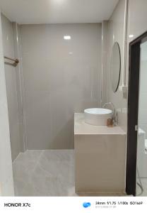 Sea view cliff cabin house kantiang bay7